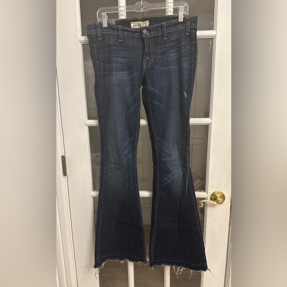 TEXTILE Elizabeth and James Women's Dark Wash Frayed Hem Flare Leg Jeans Size 29
